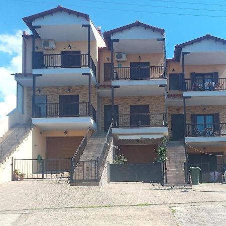 Appartamento Μεζονετα Nea Roda Esterno foto